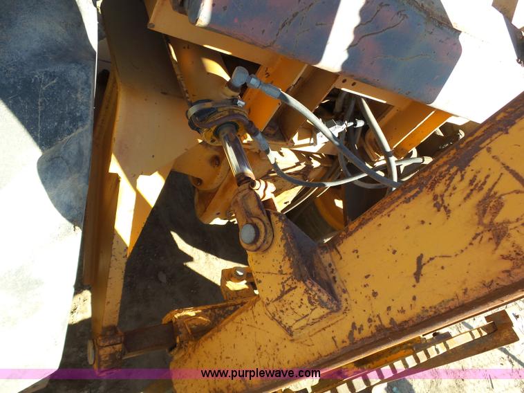 image for item J6765 Case 585C rough terrain forklift