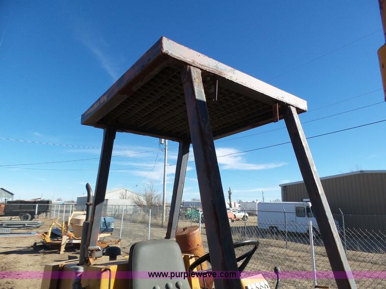 image for item J6765 Case 585C rough terrain forklift