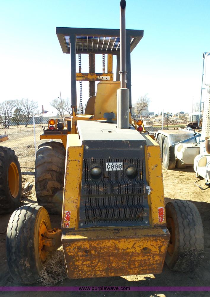 image for item J6766 Case 586D rough terrain forklift