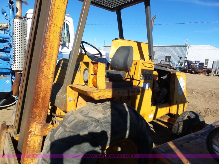 image for item J6766 Case 586D rough terrain forklift