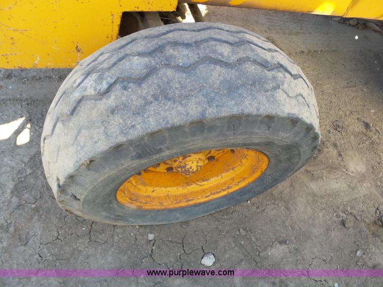 image for item J6766 Case 586D rough terrain forklift