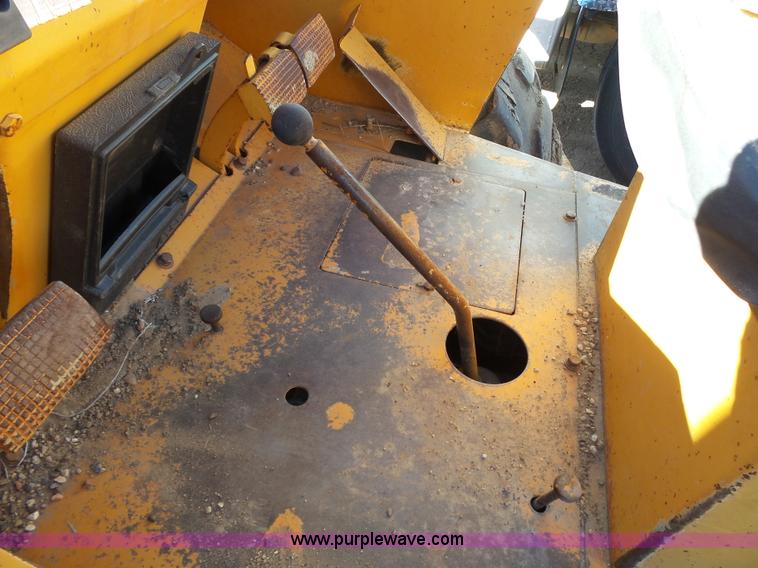 image for item J6766 Case 586D rough terrain forklift