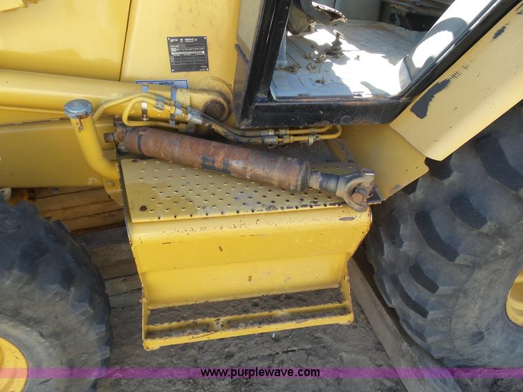 image for item J6768 Caterpillar 420D backhoe