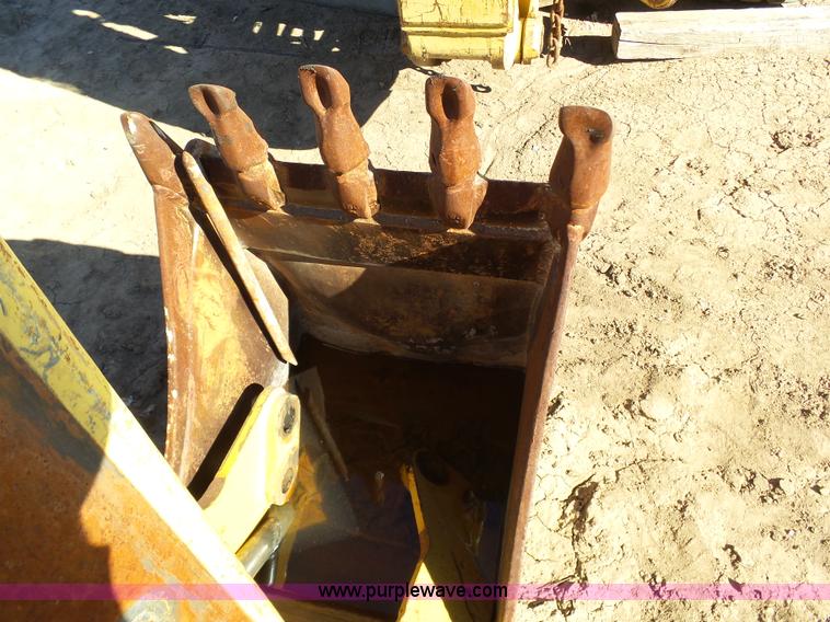 image for item J6768 Caterpillar 420D backhoe