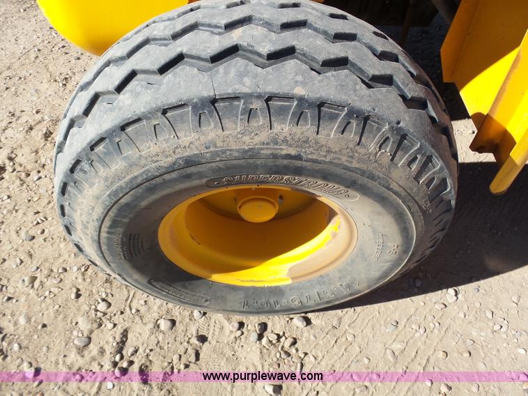 image for item J6770 2000 JCB 930 forklift