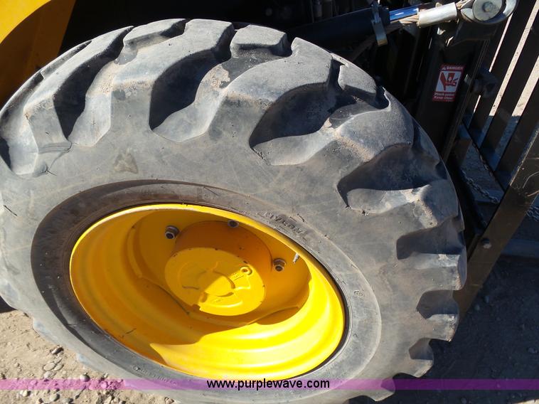 image for item J6770 2000 JCB 930 forklift