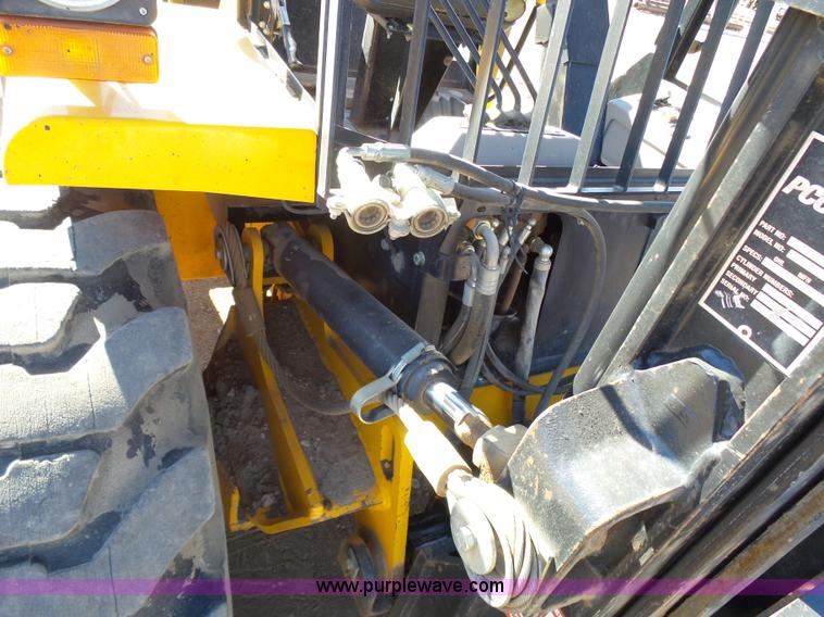 image for item J6770 2000 JCB 930 forklift