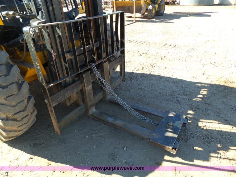 image for item J6770 2000 JCB 930 forklift