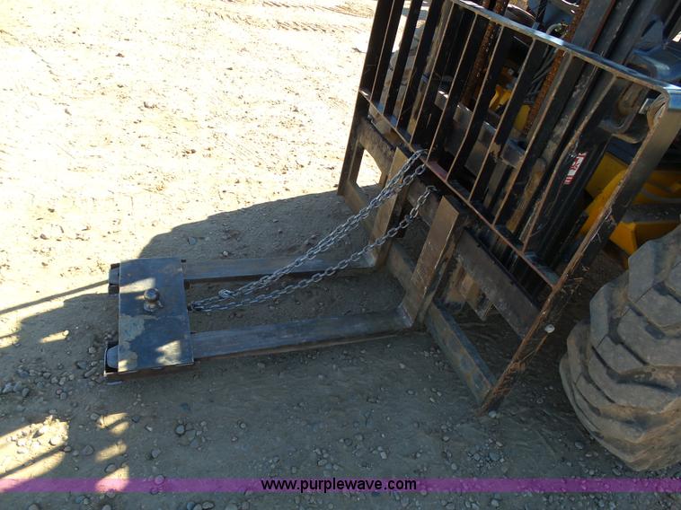 image for item J6770 2000 JCB 930 forklift