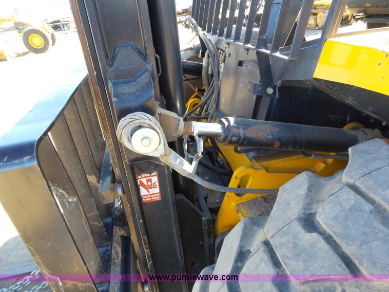 image for item J6770 2000 JCB 930 forklift