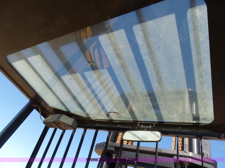 image for item J6770 2000 JCB 930 forklift