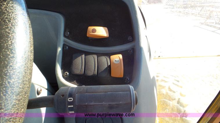 image for item J6772 2001 Caterpillar 420D backhoe