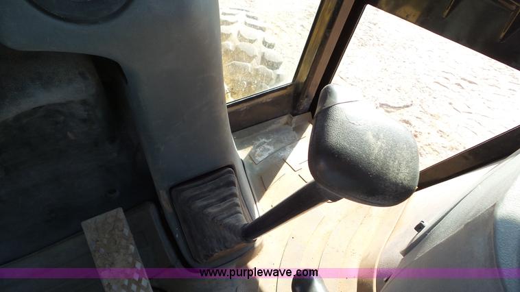 image for item J6772 2001 Caterpillar 420D backhoe