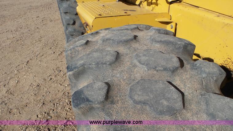 image for item J6772 2001 Caterpillar 420D backhoe