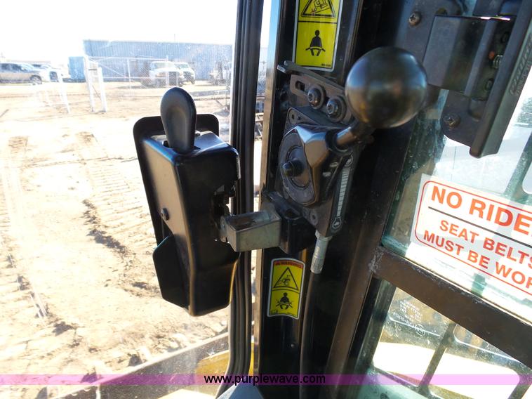 image for item J6773 2009 Caterpillar 289C skid steer