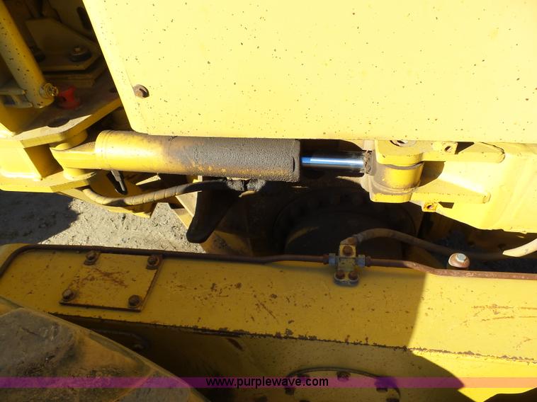 image for item J6774 1991 Caterpillar 120G motor grader