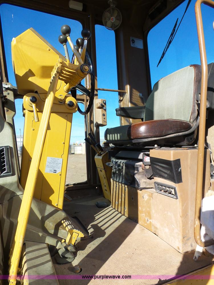 image for item J6774 1991 Caterpillar 120G motor grader