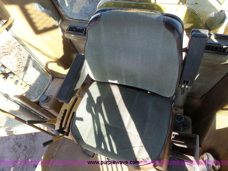 image for item J6774 1991 Caterpillar 120G motor grader