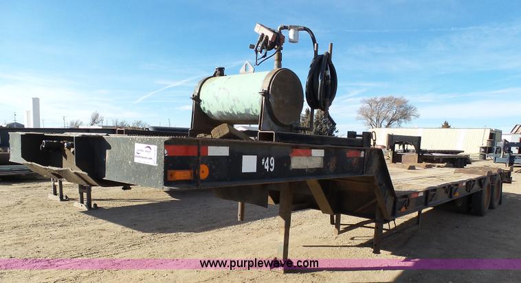 image for item J6787 1974 Carrier King 4000 equipment trailer