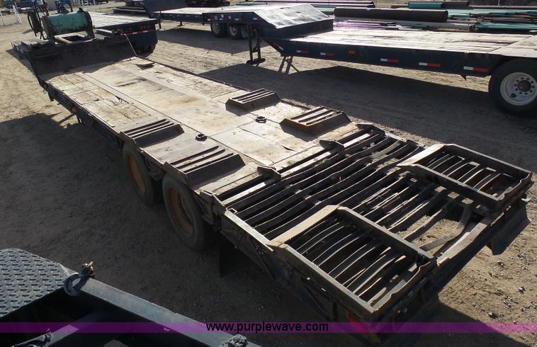 image for item J6787 1974 Carrier King 4000 equipment trailer