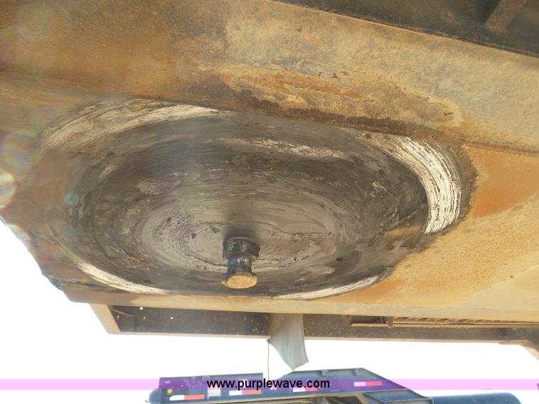 image for item J6787 1974 Carrier King 4000 equipment trailer