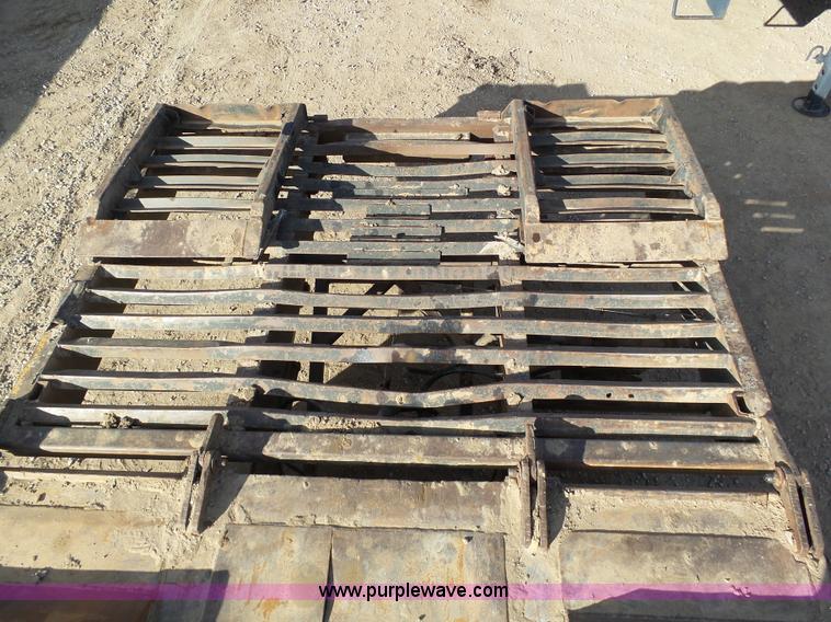 image for item J6787 1974 Carrier King 4000 equipment trailer