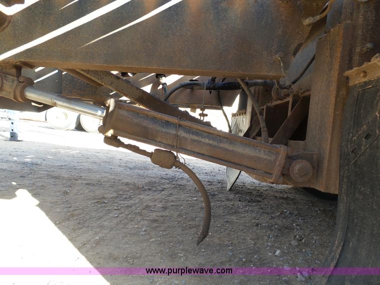 image for item J6787 1974 Carrier King 4000 equipment trailer