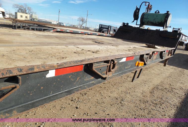 image for item J6787 1974 Carrier King 4000 equipment trailer