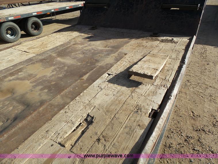 image for item J6787 1974 Carrier King 4000 equipment trailer