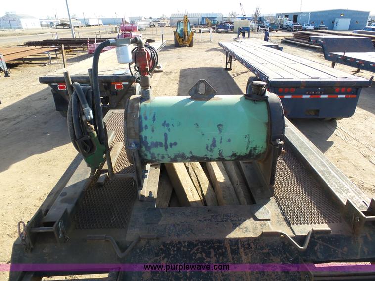 image for item J6787 1974 Carrier King 4000 equipment trailer
