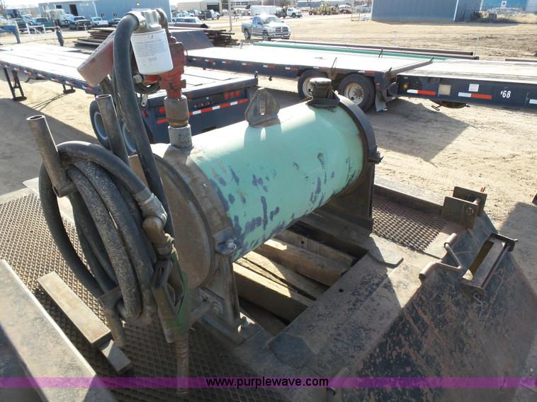 image for item J6787 1974 Carrier King 4000 equipment trailer