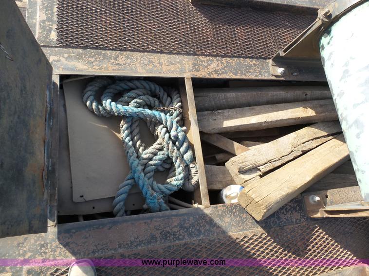 image for item J6787 1974 Carrier King 4000 equipment trailer