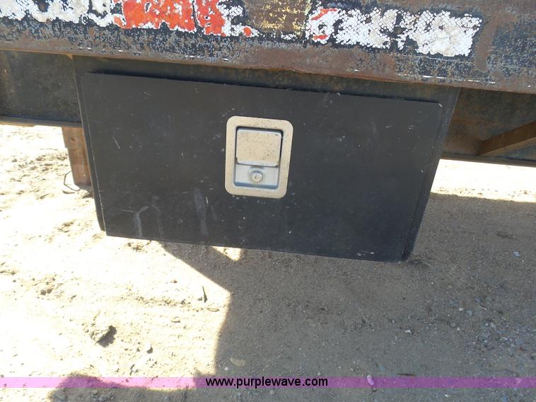 image for item J6788 1998 J Rod 96-29EDG equipment trailer