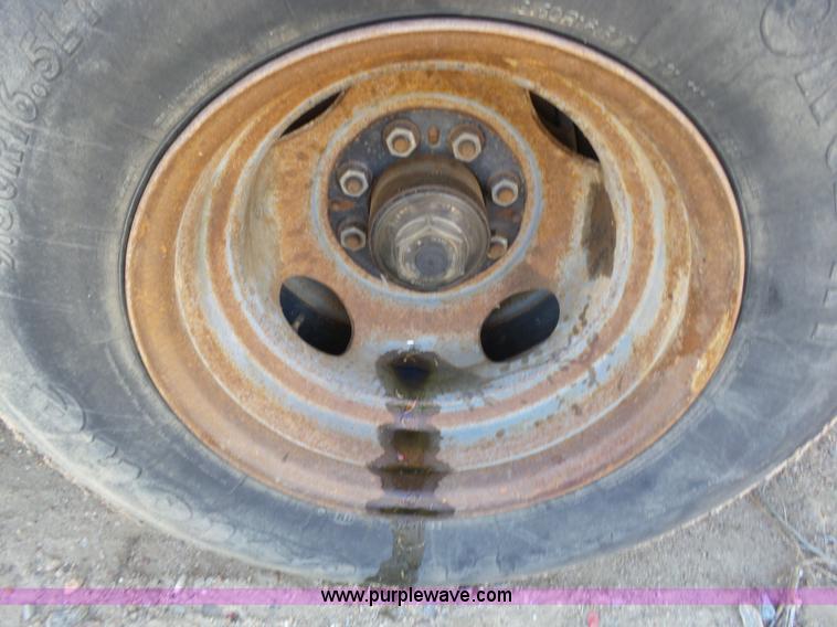 image for item J6788 1998 J Rod 96-29EDG equipment trailer