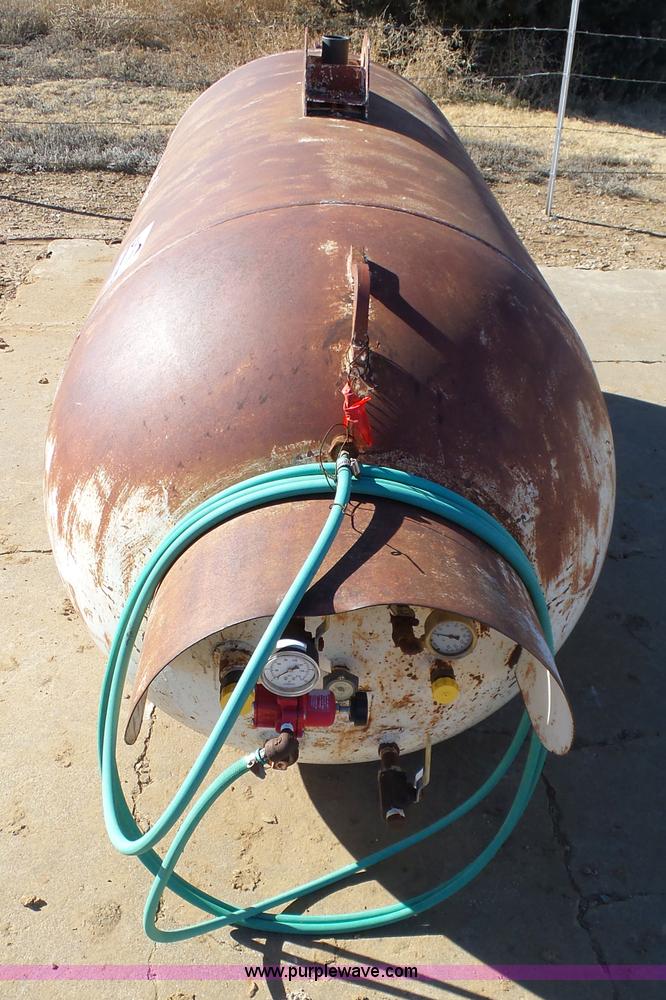 image for item J6797 500 gallon propane tank