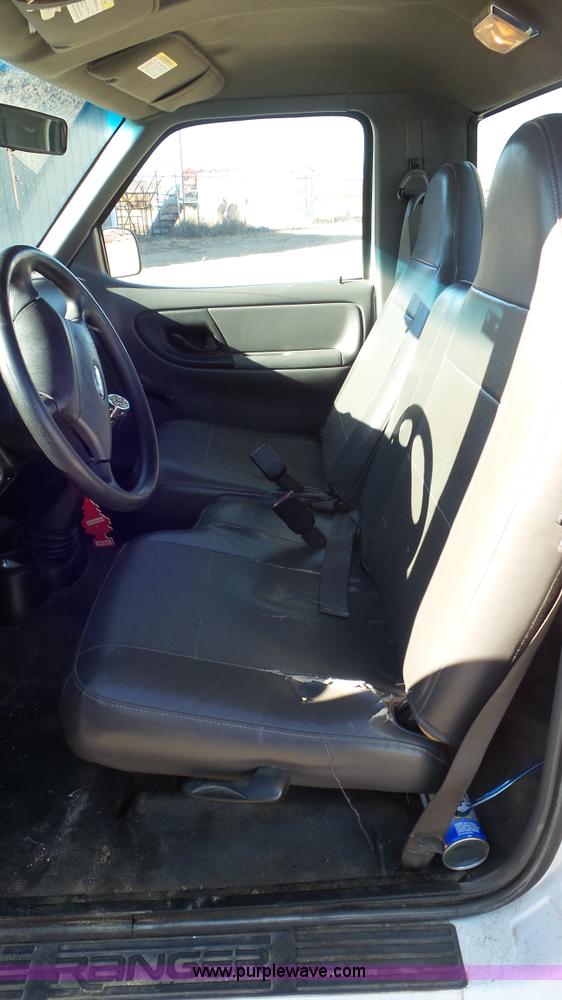 image for item J8255 2001 Ford Ranger XL