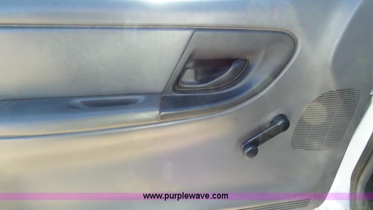 image for item J8255 2001 Ford Ranger XL