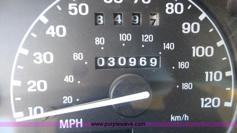 image for item J8255 2001 Ford Ranger XL