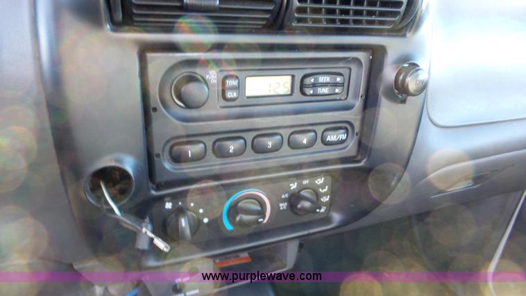 image for item J8255 2001 Ford Ranger XL