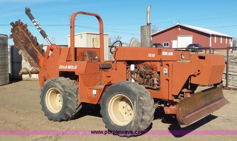 image for item J8257 Ditch Witch 7610DD trencher