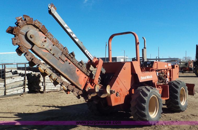 image for item J8257 Ditch Witch 7610DD trencher