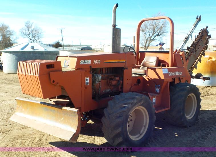 image for item J8257 Ditch Witch 7610DD trencher