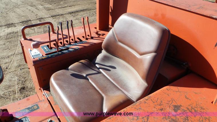 image for item J8257 Ditch Witch 7610DD trencher