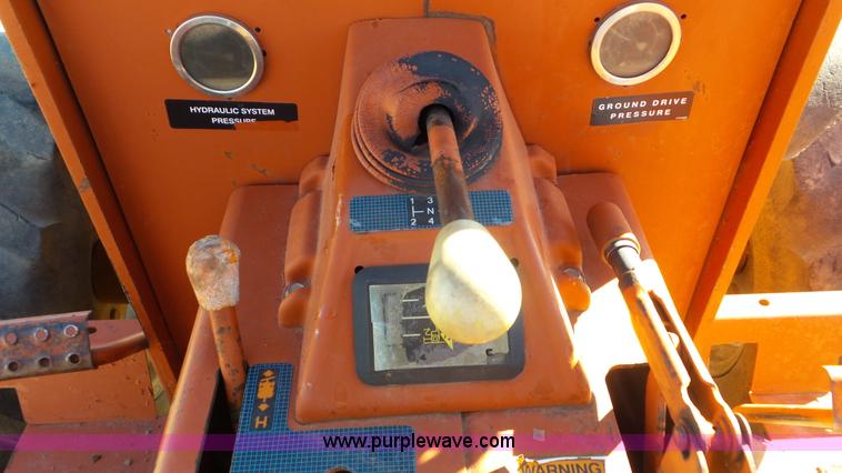 image for item J8257 Ditch Witch 7610DD trencher