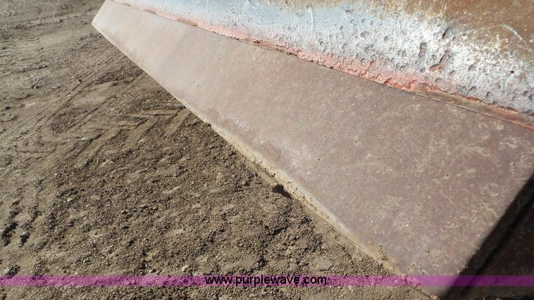 image for item J8257 Ditch Witch 7610DD trencher