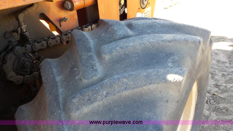 image for item J8257 Ditch Witch 7610DD trencher