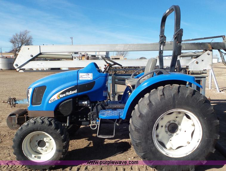 image for item J8258 New Holland TC45A MFWD tractor