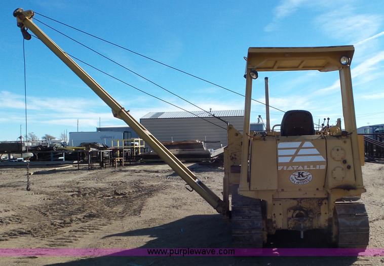 image for item J8259 1984 Fiat-Allis FD5 dozer