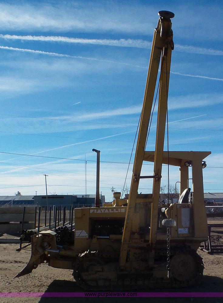 image for item J8259 1984 Fiat-Allis FD5 dozer