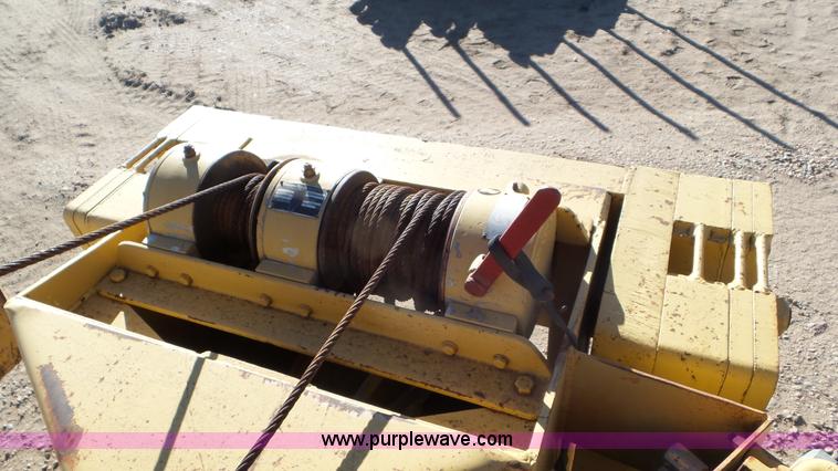 image for item J8259 1984 Fiat-Allis FD5 dozer